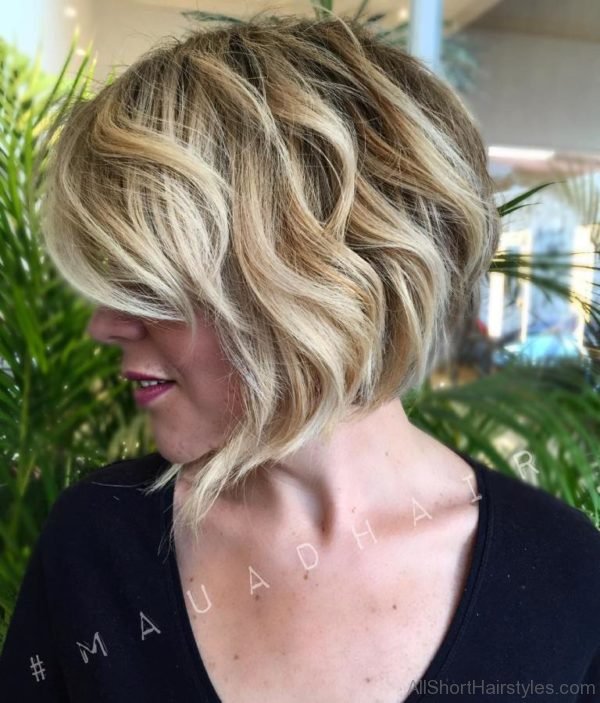 Layered Blonde Bob Hairstyle