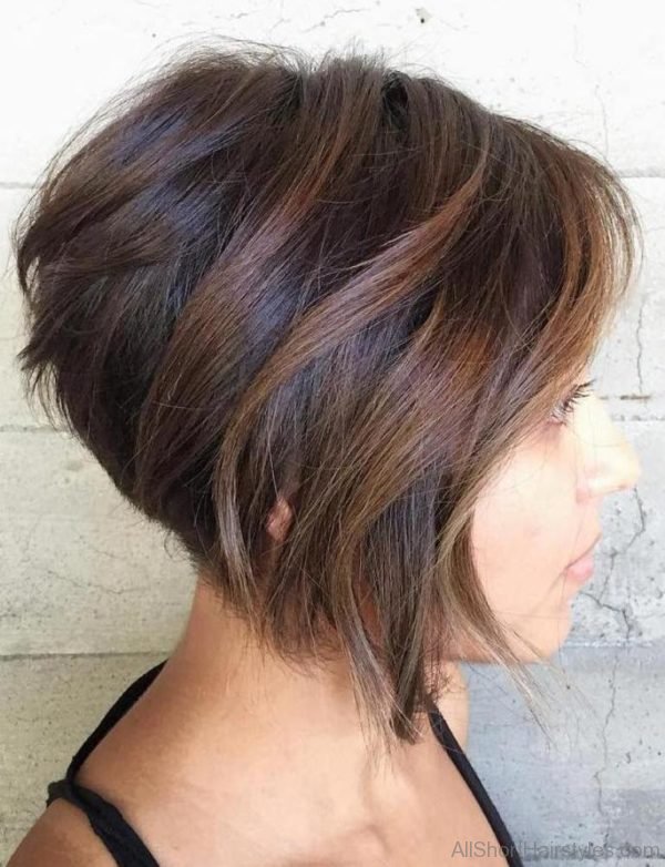 Layered Bob with Brown Highlights
