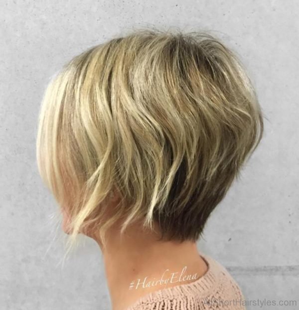 Layered Wavy Bob Hairstyle