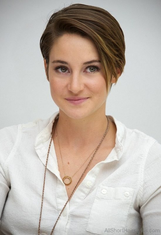 Lovely Bob Hairstyle Of Shailene Woodley