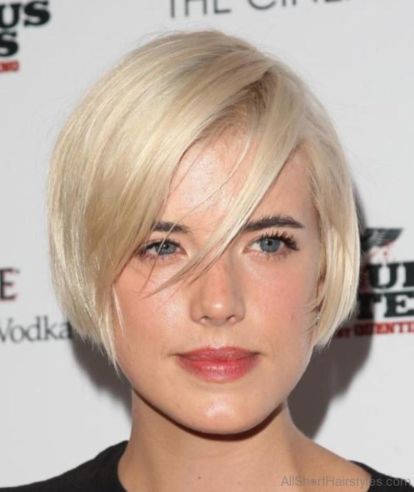 Modern Blonde Short side Swept Hairstyle