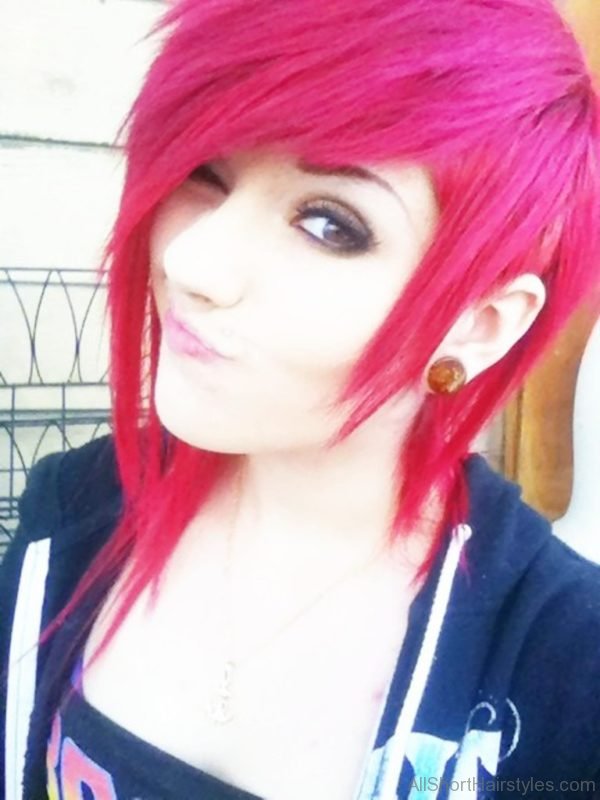 Pink Short Emo Hairstyle For Cute Girls