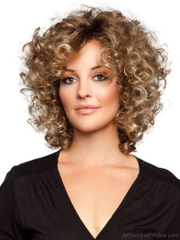 Pretty Short Curly Hairstyle For Cute Girls