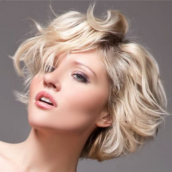 Short Bob Hairstyles With Side Swept Bangs For Thick Wavy Hair That Look Beautiful