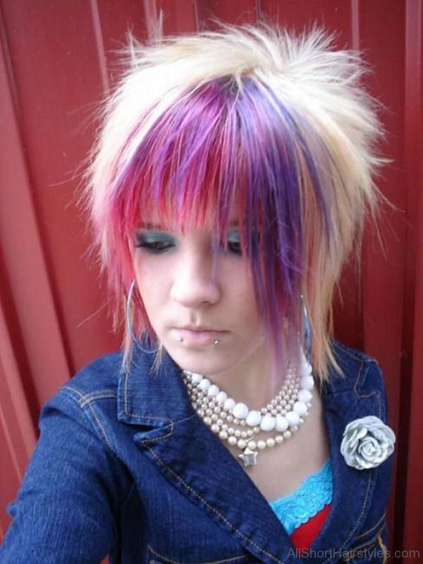 Short Emo Hairtsyle For Young Girls