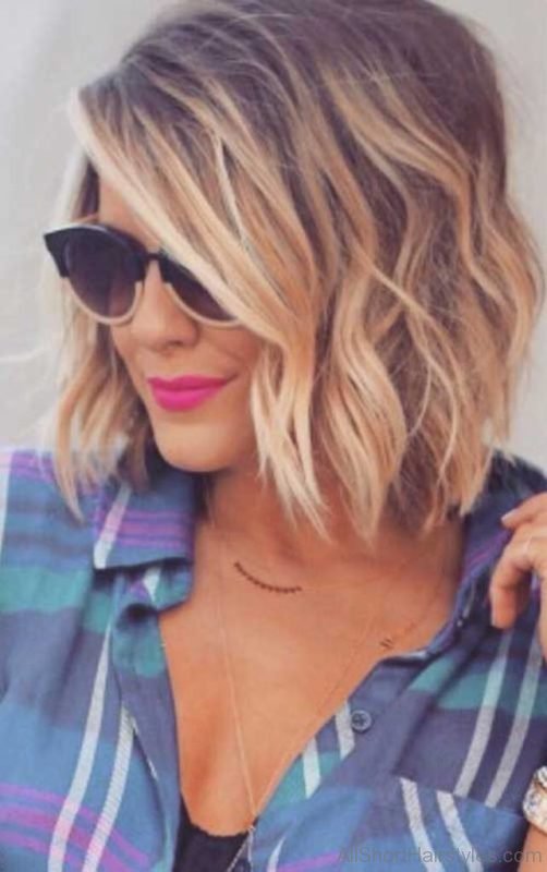 Short Wavy Balyaged Bob Hair