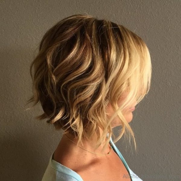 Short Wavy Blonde Bob Hairstyle 