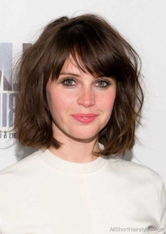 Short Wavy Hair hairstyle