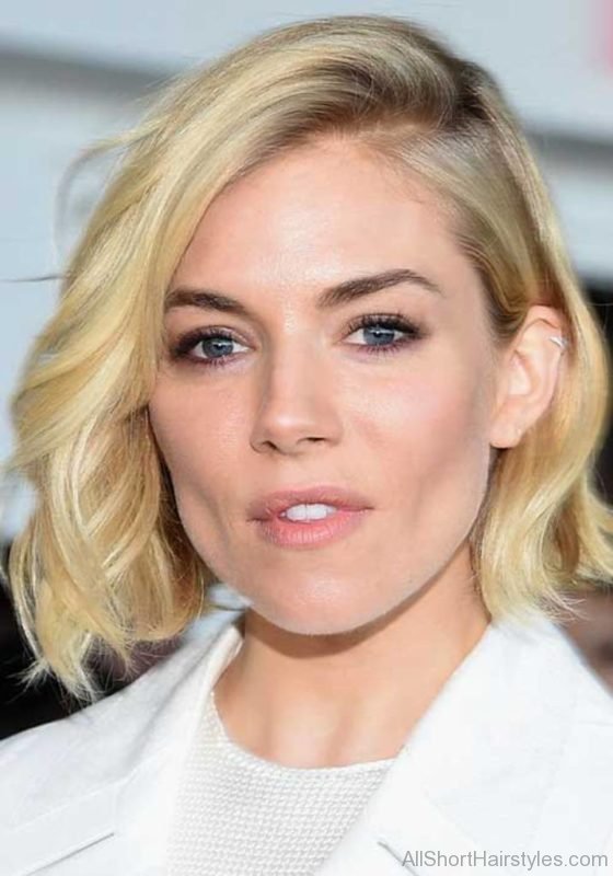 Simple Short Side Swept Wavy Hair Style