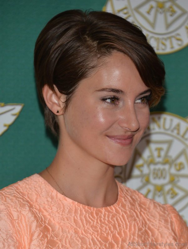 Stylish Bob HAirstyle Of Shailene Woodley