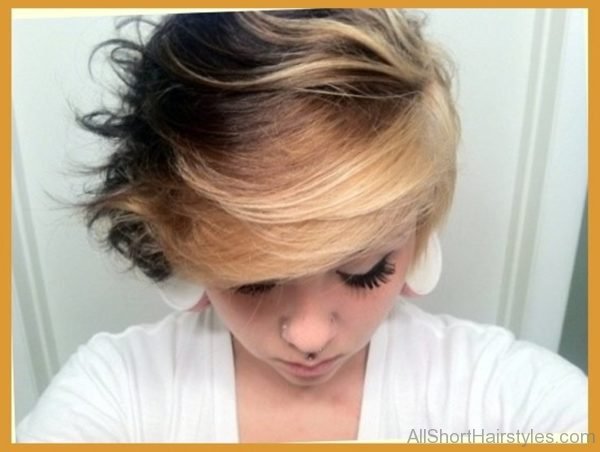 Stylish Short Emo Hairstyle For Teen