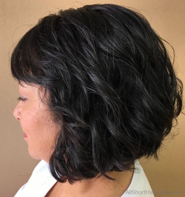 Thick Wavy Crop Hairstyle