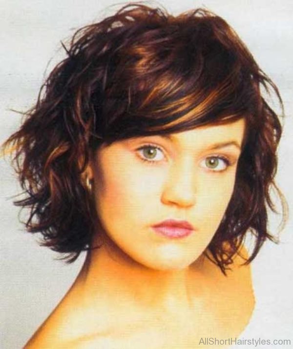 Trendy Short Wavy Haircut