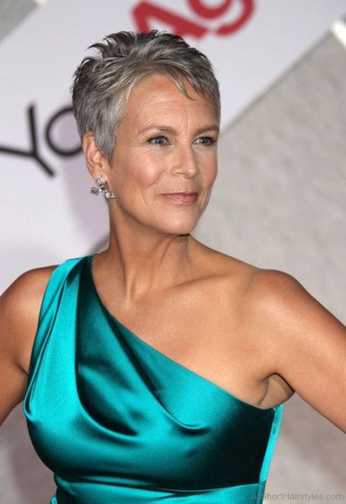 21 Best Short Hairstyles For Old Women